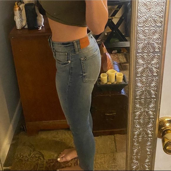 Lucky Brand Jeans - Picture 2 of 5